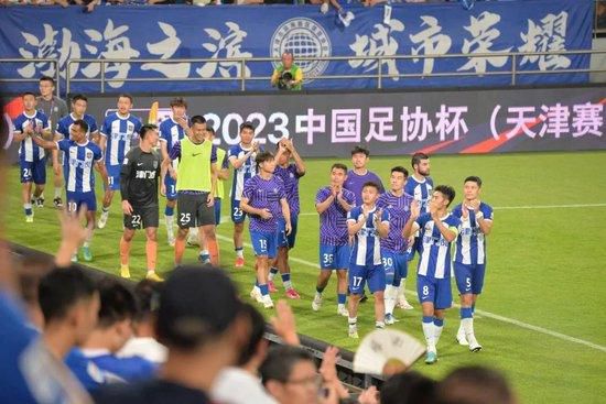 公厕内小伙子打飞j视频网站